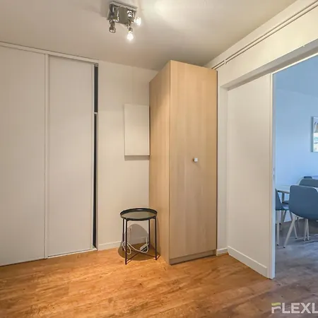 Beautiful 3-room 1st Apartment