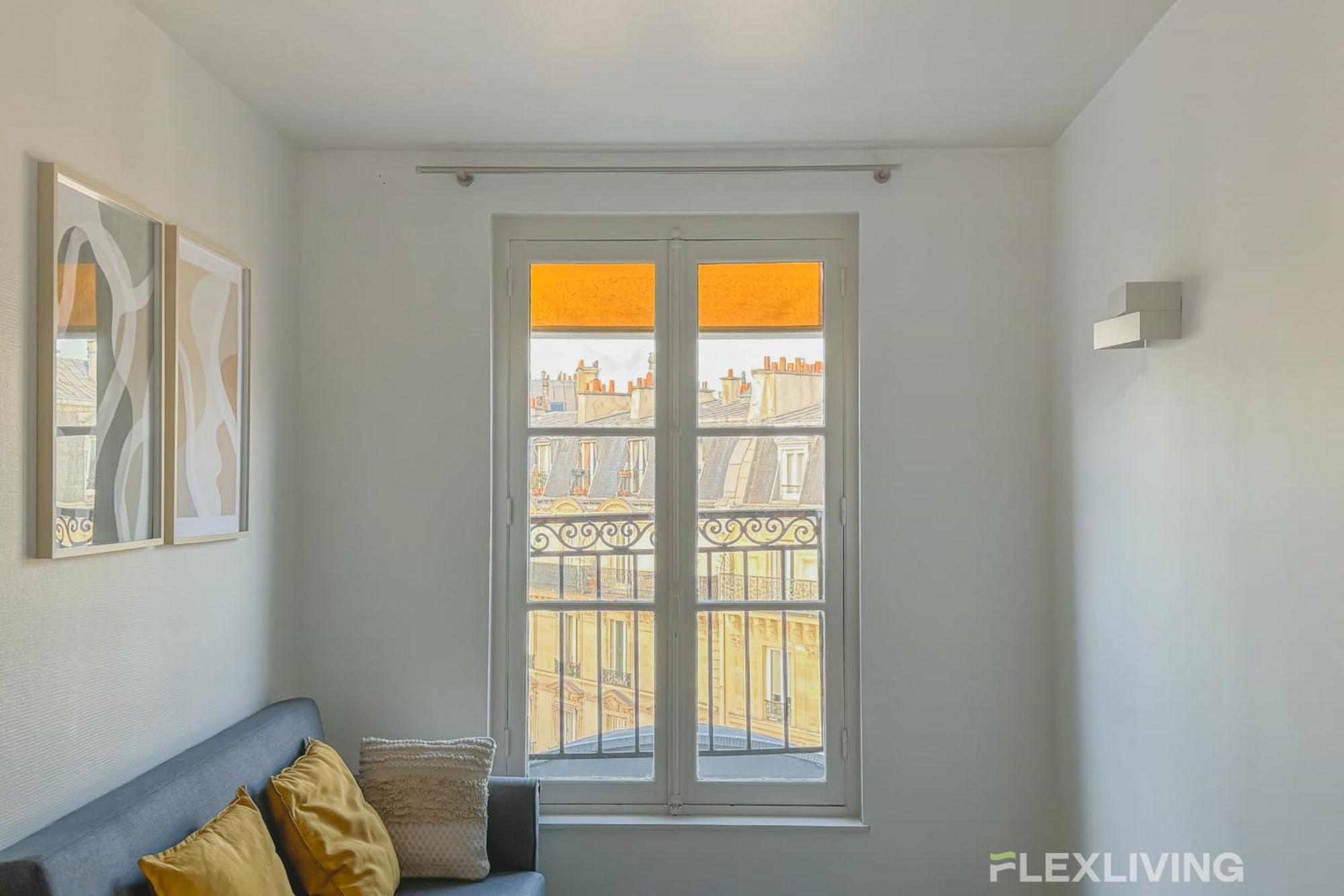 Beautiful 3-room 1st Apartment